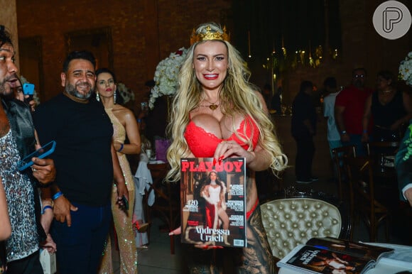 Andressa Urach divulgou sua Playboy internacional em festa de aniversário