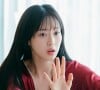 Em 'Amor Apimentado', a escritora Nam Ja-yeon (Han Ji-hyeon) entra dentro de um dos seus livros para viver a nutricionista Seo Yeon-seo