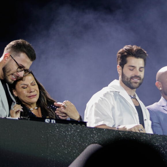 Alok também se emocionou ao homenagear Marília Mendonça