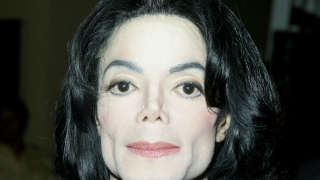 Michael Jackson era virgem até os 35 anos, revela biografia da primeira mulher