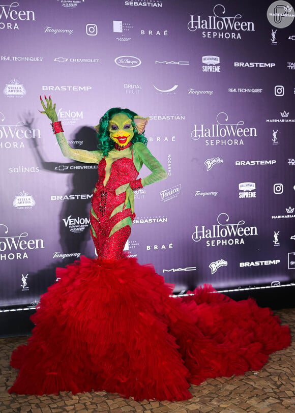 Thelma Assis se inspirou nos anos 80 e se fantasiou de Gremlins para o Baile de Halloween da Sephora no Hotel Unique, em São Paulo, no dia 11 de outubro de 2024