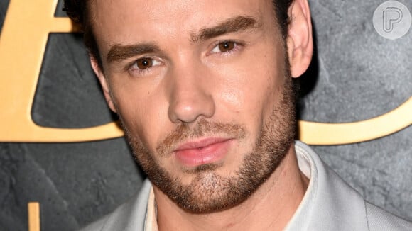 Pai de Liam Payne se emocionou ao visitar memorial para o filho morto de forma trágica em 16 de outubro de 2024