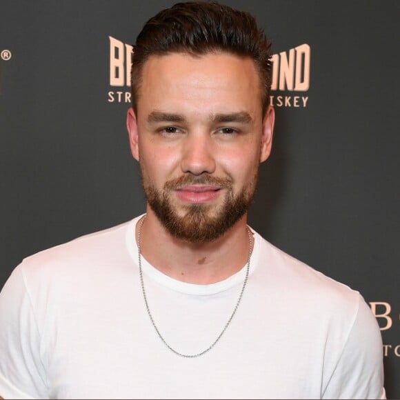 Liam Payne pegaria o passaporte carimbado com o visto na sexta-feira (18), dois dias depois da sua morte