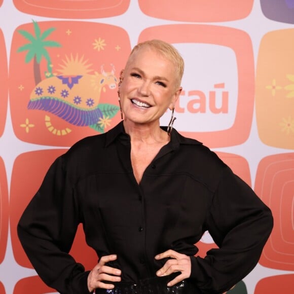 Xuxa é defensora da comunidade LGBTQIAPN+ e foi crítica ferrenha do ex-presidente Jair Bolsonaro 