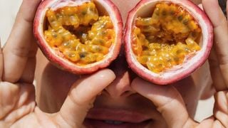 Bom para o bem-estar e para a beleza: Esses benefícios fazem do maracujá um ingrediente versátil e valioso!