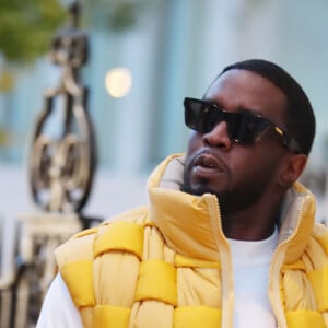 No almoço e jantar, P. Diddy teve acesso a diversos outros alimentos, como peru assado e pizza de queijo