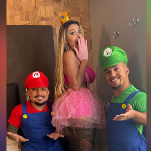 Lembra dele? Andressa Urach repete parceria com Pistolinha e recruta irmão do ator para novo pornô