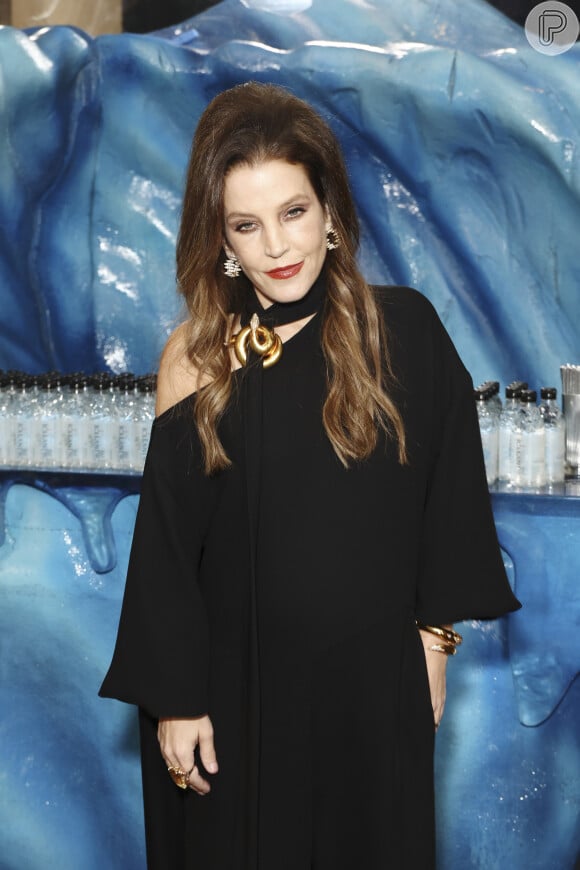 Lisa Marie Presley manteve o corpo do filho em sua casa por cerca de dois meses