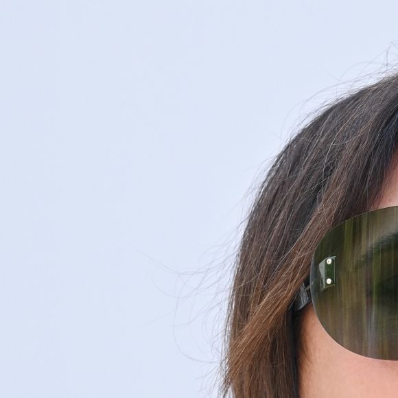 Por que Victoria Beckham não sorri? Há quem confunda com arrogância e houve boatos de problemas com os dentes, mas a postura tem origem em um problema de autoestima antigo