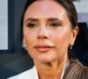 Victoria Beckham revelou que o desconforto com os problemas de acne fizeram com que ela evitasse sorrir para fotos