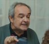 Enver entrega a Ceyda e Yeliz que o marido de Bahar, Sarp/Alp, está vivo na novela 'Força de Mulher'
