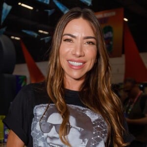 Patrícia Abravanel homenageia Silvio Santos com look especial na CCXP24