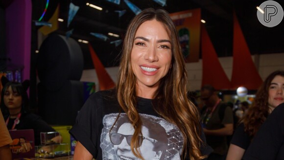 Patrícia Abravanel homenageia Silvio Santos com look especial na CCXP24