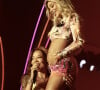 No palco, Ludmilla e Brunna Gonçalves afirmaram que revelariam o sexo do bebê