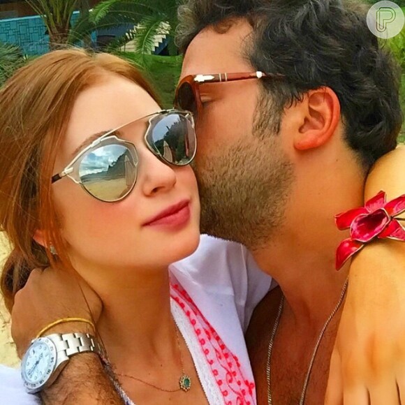 Marina Ruy Barbosa ganha beijo do namorado, Caio Nabuco, em rede social