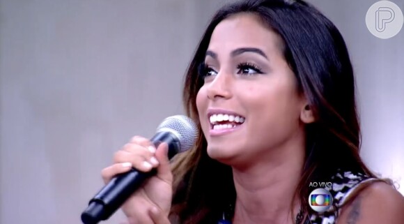 Anitta canta no programa 'Encontro com Fátima Bernardes' e fala sobre sua estreia no Carnaval da Bahia: 'Emoção grande'