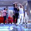 Fátima Bernardes dança bolero com professor no programa 'Encontro': 'Um honra'