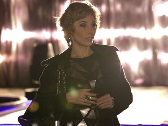 Riva (Rita Elmôr) é a nova integrante da quadrilha de tráfico humano, em 'Salve Jorge', em 10 de abril de 2013