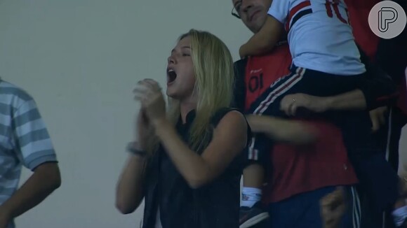 Fiorella Mattheis grita após gol de Alexandre Pato no jogo do Campeonato Paulista