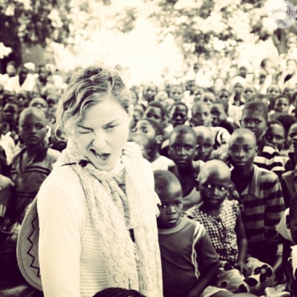 A relação de Madonna com o Malawi começou em 2006, quando adotou as crianças  David Banda e Mercy