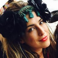 Carnaval 2015: Fernanda Paes Leme curte folia fantasiada. 'Bloco de rua'