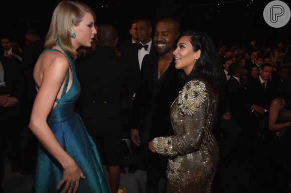 Taylor Swift conversa com Kanye West e Kim Kardashian nos bastidores do Grammy 2015