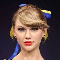 Taylor Swift ganha estátua de cera com look de clipe no Madame Tussauds