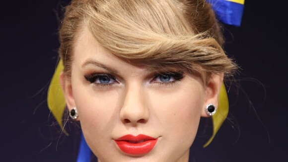 Taylor Swift ganha estátua de cera com look de clipe no Madame Tussauds
