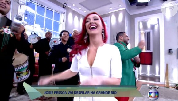 Josie Pessôa, destaque da Grande Rio, cai no samba ao som da bateria da escola de samba no programa 'Encontro com Fátima Bernardes'