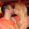 Juntos há quatro meses, Antonia Fontenelle e Jonathan Costa se beijaram no camarote da cerveja Schin, em Salvador, em 12 de fevereiro de 2015