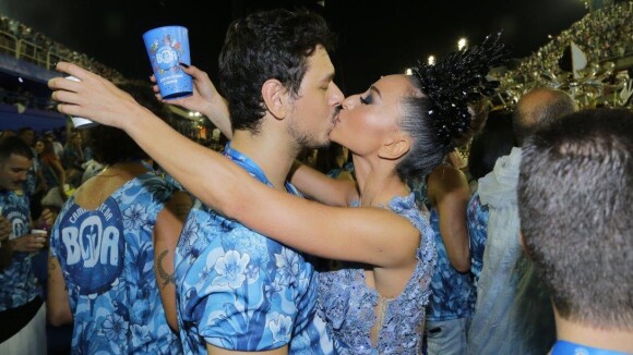 Beija, beija, tá calor... Sabrina Sato e famosos beijam muito no Carnaval.Fotos!