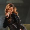 Rihanna cancela apresentação por cinta de doença, em 15 de abril de 2013