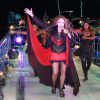 Com visual 'dark', Daniela Mercury colocou o público para dançar