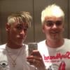 Neymar posta imagem com os cabelos loiros ao lado de um amigo