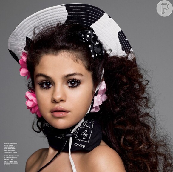 A cantora Selena Gomez é destaque da revista 'V Magazine'