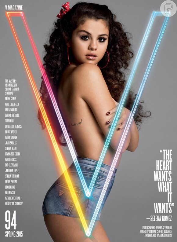 Selena Gomez posa de topless para revista e mostra boa forma. A foto foi divulgada nesta terça-feira, 17 de fevereiro de 2015