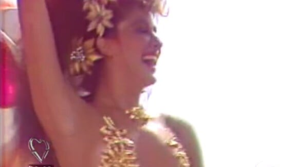 Claudia Raia aparece em seu 1º desfile no Carnaval do Rio de 1985: 'Espetáculo!'
