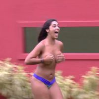 'BBB15': Amanda cumpre promessa e pula na piscina de topless após vencer Paredão