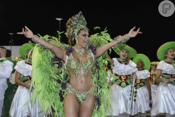 Viviane Araújo desfila há dez anos pela escola de samba Mancha Verde, de São Paulo
