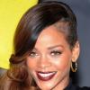 O 'HollywoodLife.com', publicado em 17 de abril de 2013, afirma que Rihanna não está grávida