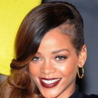 'Rihanna não está grávida!', declaram amigos da cantora, que confirmam doença