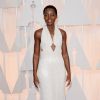 Looks do Oscar 2015: Lupita Nyong'o apostou no vestido bordado Calvin Klein