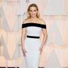 Reese Witherspoon apostou em um look preto e branco para o Oscar 2015. A atriz usou vestido Tom Ford e joias Tiffany & Co