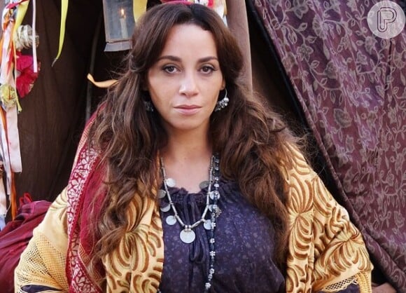Suzana Pires grava suas primeiras cenas como uma cigana em 'Flor do Caribe, em 19 de abril de 2013