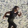 Fernanda Souza disse que não tem preferência na hora de se exercitar. 'A cada hora quero fazer uma coisa: é treino na areia, academia, piscina, futebol...'