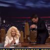 Christina Aguilera imitou Britney Spears cantando um trecho da letra 'This Little Piggy' no ritmo de 'Oops... I Did It Again'