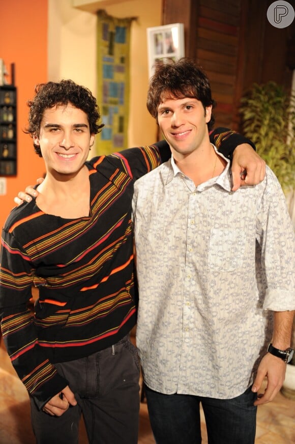 Na segunda versão de 'Ti Ti Ti', Osmar (Gustavo Leão) e Julinho (André Arteche) eram apaixonados