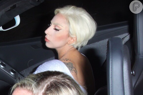 Lady Gaga aparece de visual novo, em 21 de abril de 2013