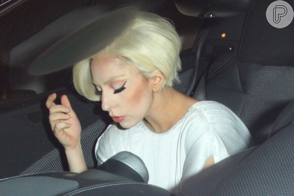 Lady Gaga adere cabelos curtos
