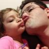 Pedro Leonardo publicou uma foto com a filha, Maria Sophia, em sua conta do Instagram no dia que completou um ano após grave acidente de carro, que o deixou entre a vida e a morte, no último sábado, 20 de abril de 2013